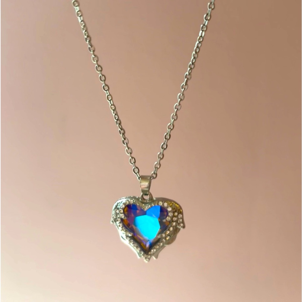 Silver chain heart necklace with multicoloured crystal